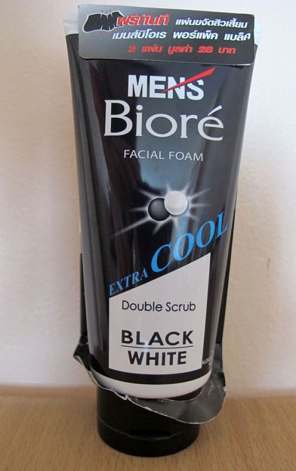 Biore Men Double Scrub Extra Cool Facial Foam 100g